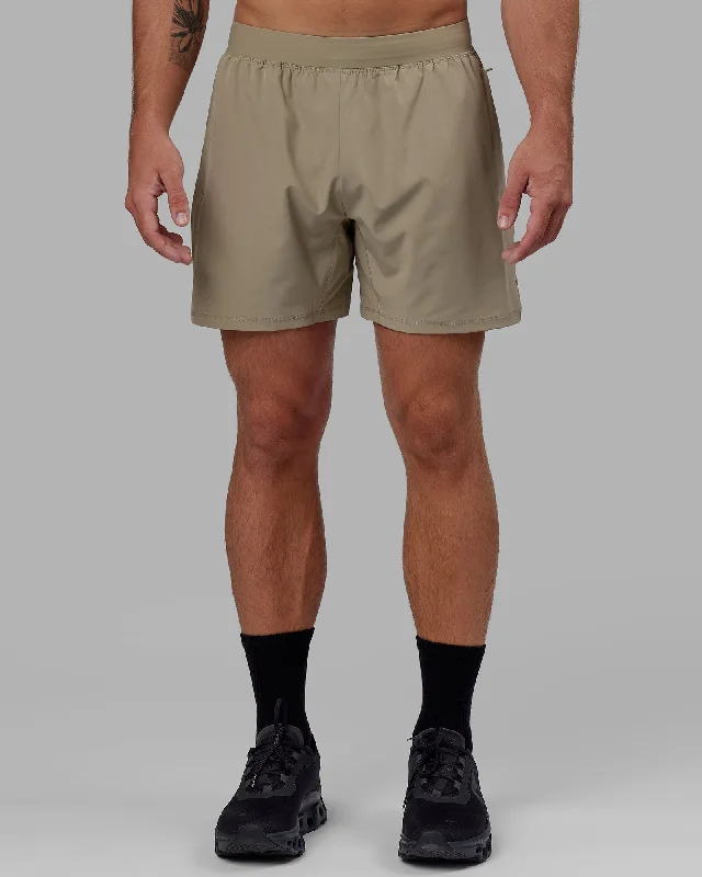 Men's Pants with Pleated FrontsChallenger 6" Lined Performance Shorts - Laurel Oak