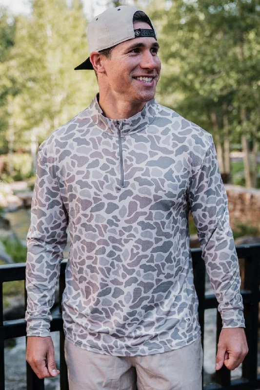 Versatile and Comfortable Men's SportswearPerformance Quarter Zip - Classic Deer Camo